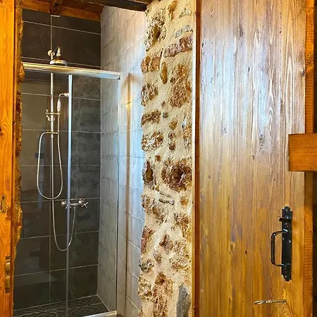 Traditional Stone House In Daire
