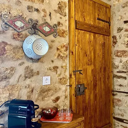 Traditional Stone House In Apartman Chandrinos