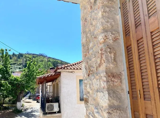Traditional Stone House In Chandrinos