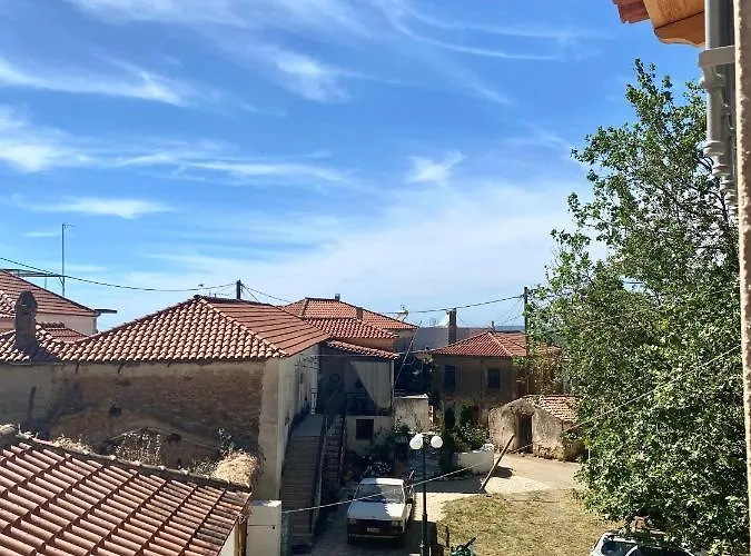Traditional Stone House In Apartman *
