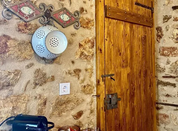 Traditional Stone House In Apartment Chandrinos